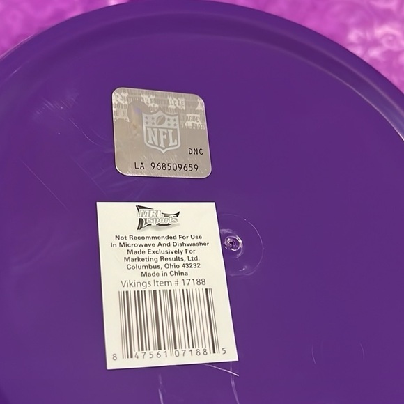 New Two Minnesota Vikings NFL 4 Quart Plastic Drink Party Snack Tailgate Bucket - Picture 9 of 9